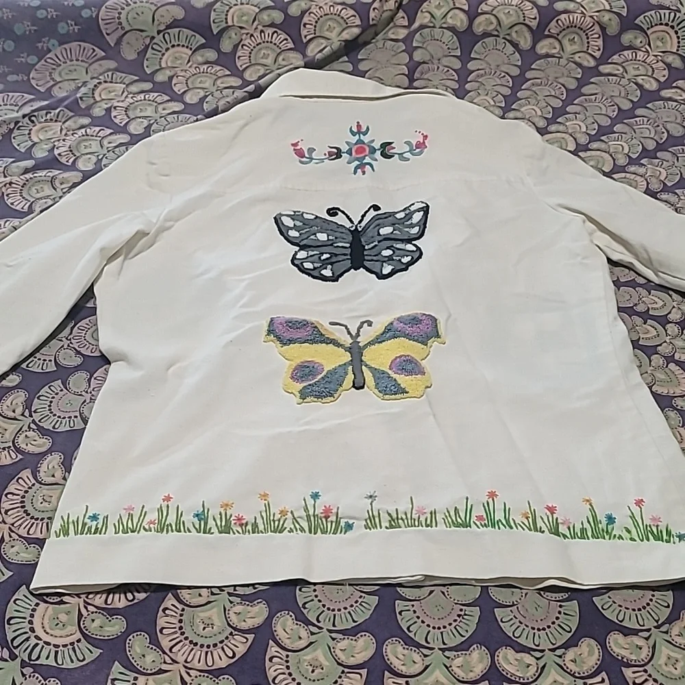 One-of-a-Kind Vintage Hand Embroidered Light Weight Linen Jacket - Picture 6 of 12